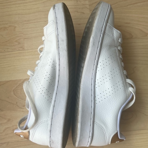 Adidas Advantage perforated sneakers. - Picture 3 of 9